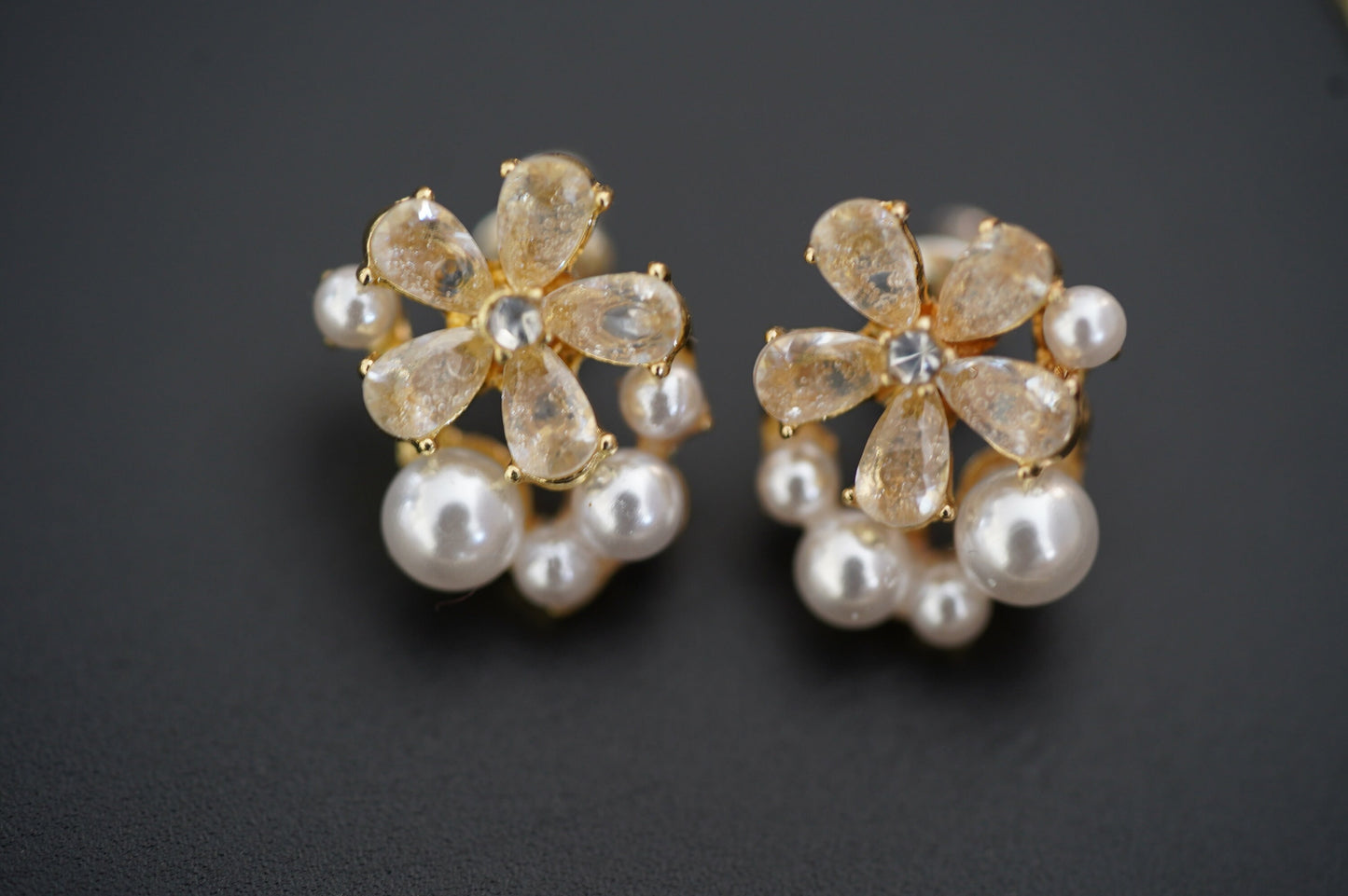 goldene Braut Ohrringe, Perlen Blüten Ohrringe Braut, Blüten Ohrringe, Hochzeit, vintage Style ronde Ohrringe, Braut, Geschenk Tipp