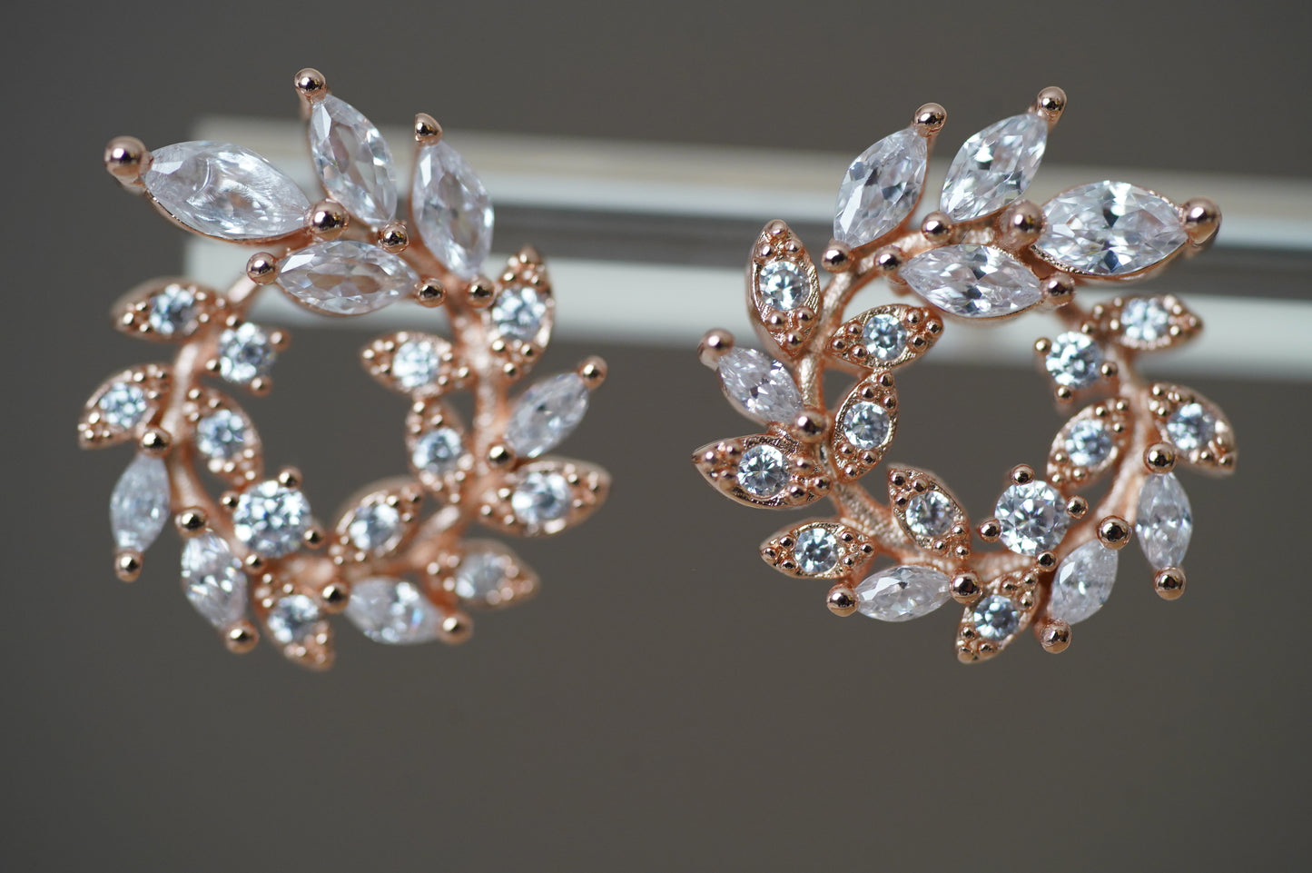 rosegold Reifen Ohrstecker,Blatt Ohrringe Zirkona, Zirkonia Mini Stecker, festliche Ohrringe, Geschenktipp Weihnachten, Geburtstagsgeschenk, Vatentinstagsgeschenk