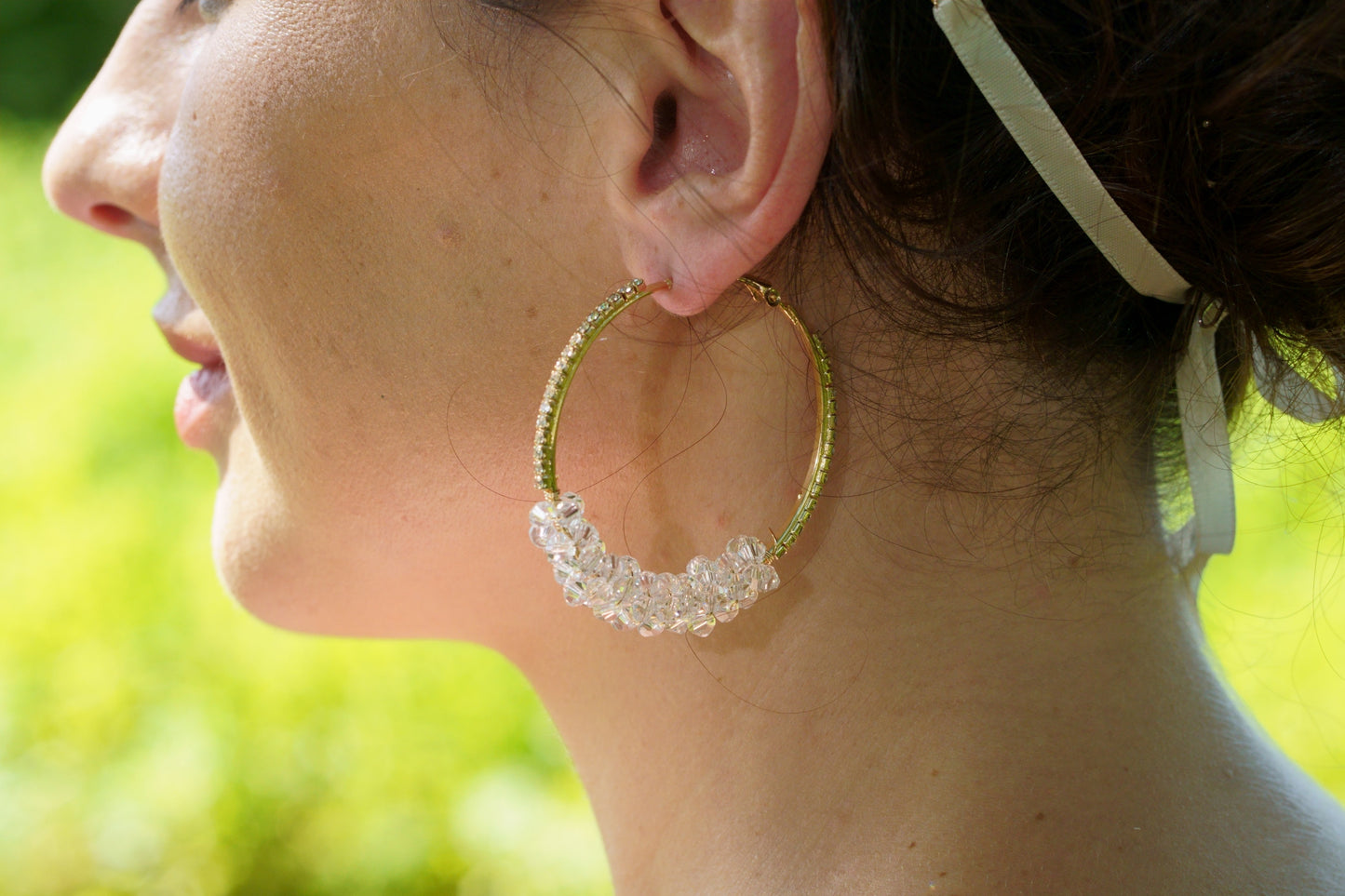 Glitzer Creolen gold Statement Ohrringe Braut Hochzeits Creolen mit weisen Zirkonias Braut Jungfer Ohrringe