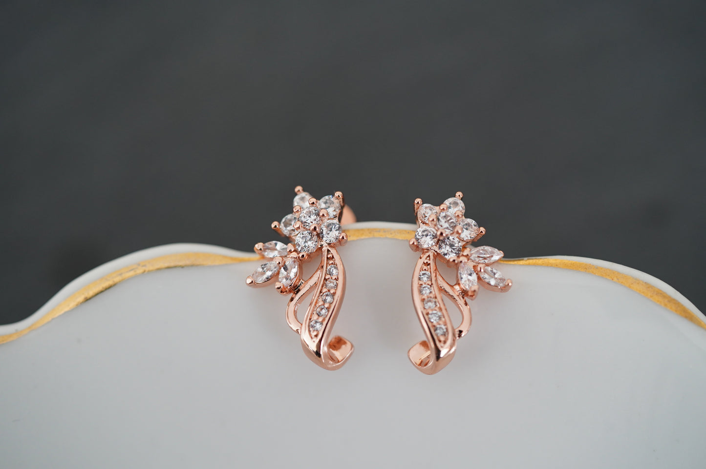 rosegold Ohrstecker Damen, Glitzer Sternenschweif  Mini Ohrring, Geschenktipp Weihnachten,