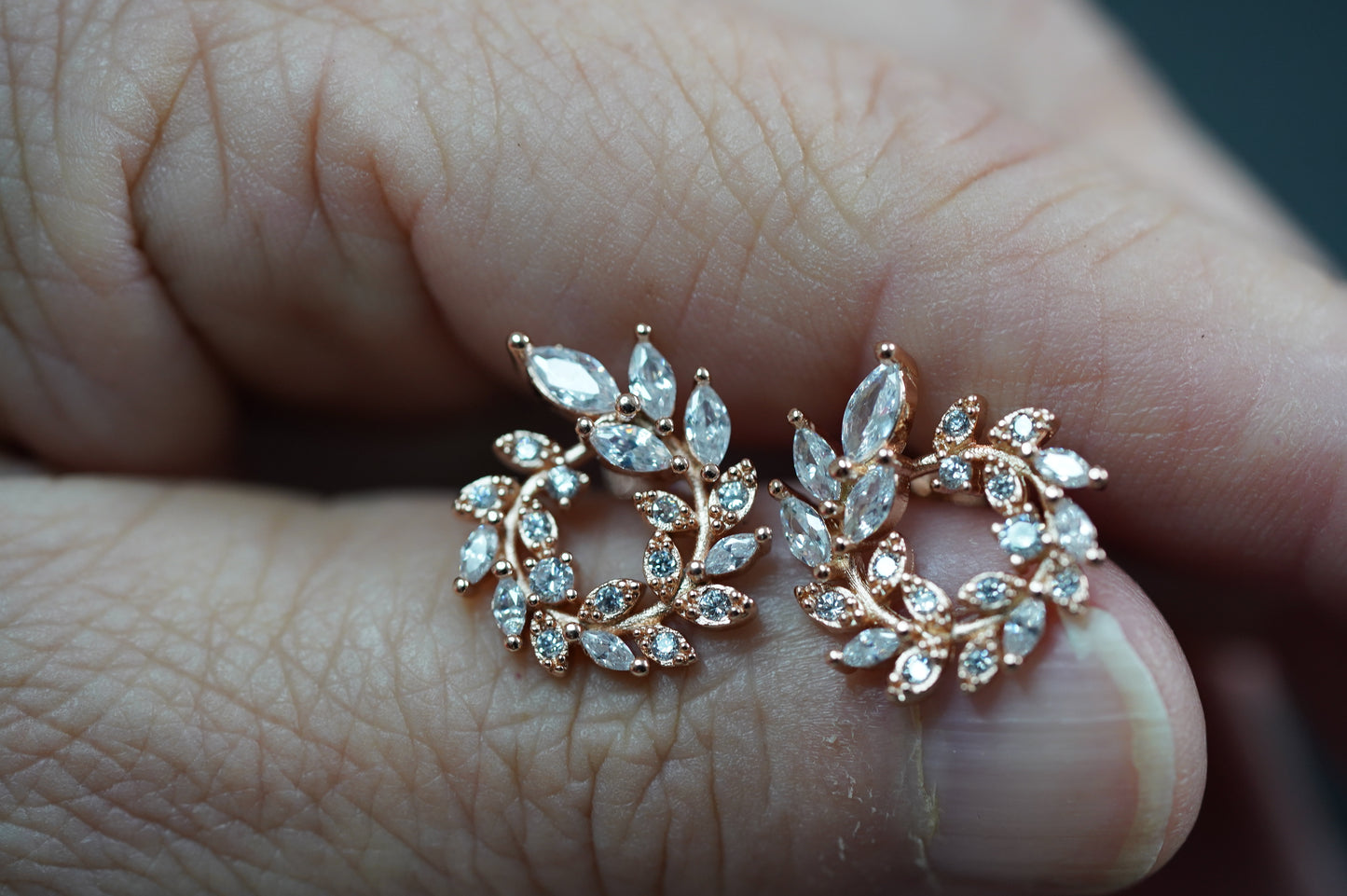 rosegold Reifen Ohrstecker,Blatt Ohrringe Zirkona, Zirkonia Mini Stecker, festliche Ohrringe, Geschenktipp Weihnachten, Geburtstagsgeschenk, Vatentinstagsgeschenk
