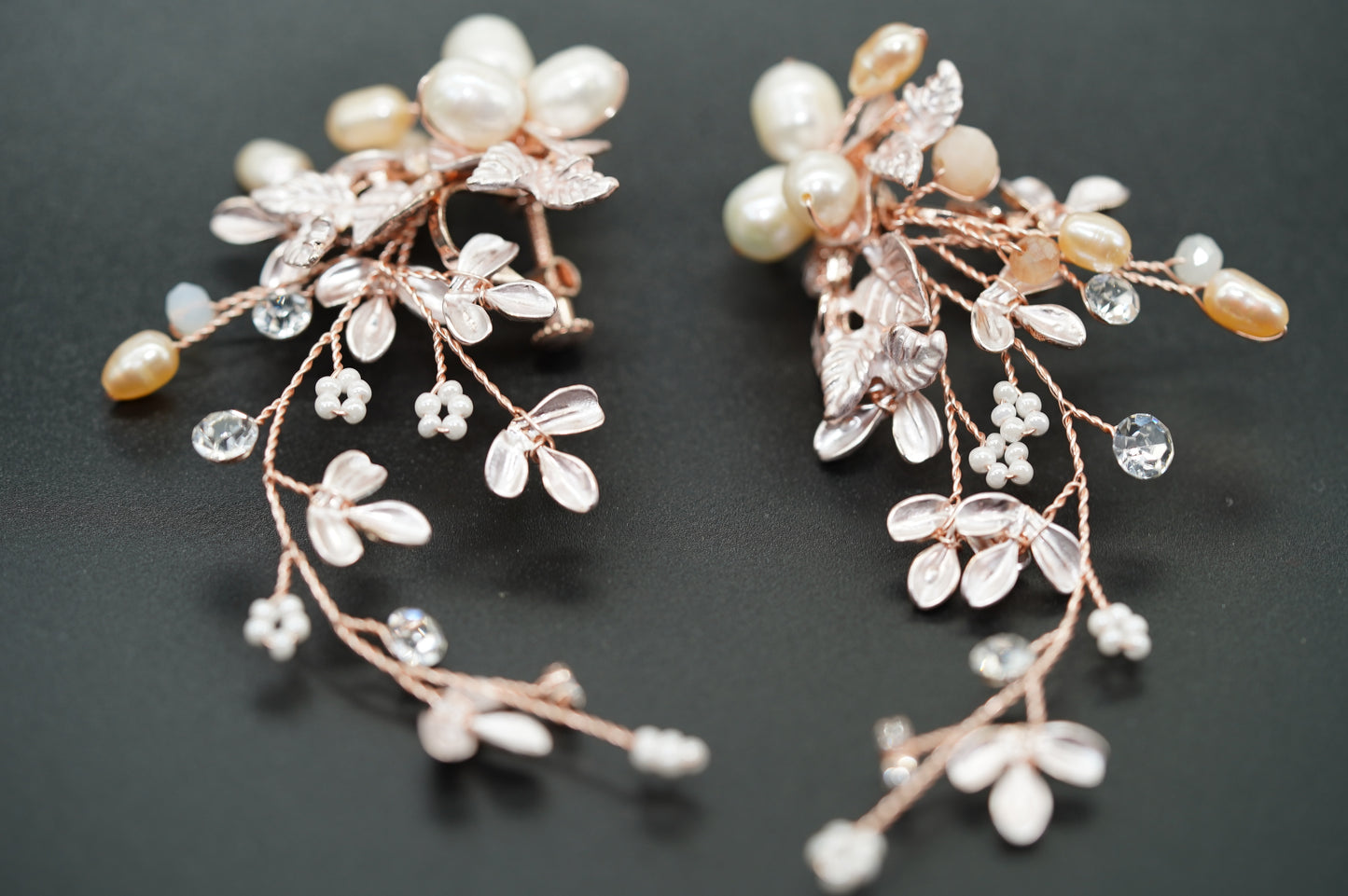 Braut Ohrringe Hochzeit, Perlen Ohrringe lang, Hänge Ohrringe im Boho Style Geschenktipp Hochzeit festliche Ohrringe