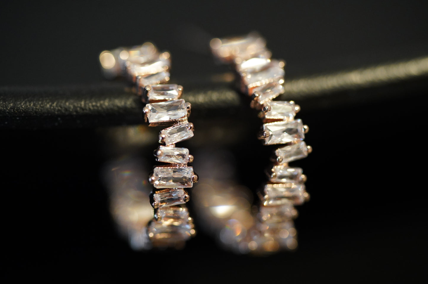 Damen Creolen roselgold, Glizter Ohrstecker Halbkreis, festliche Rosegold Creolen